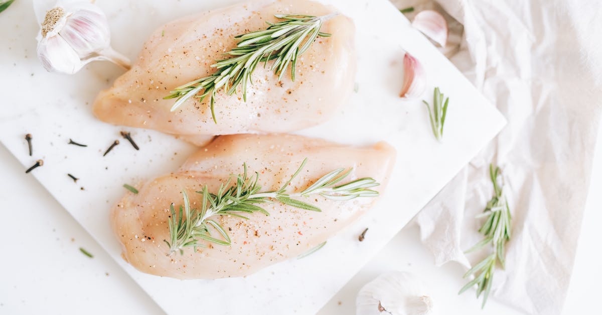 découvrez l'art de la marinade avec nos recettes délicieuses et variées ! apprenez à mariner viandes, légumes et poissons pour rehausser leurs saveurs et impressionnez vos invités lors de vos repas. que vous soyez novice ou expert en cuisine, nos conseils vous aideront à créer des marinades parfaites pour toutes vos créations culinaires.